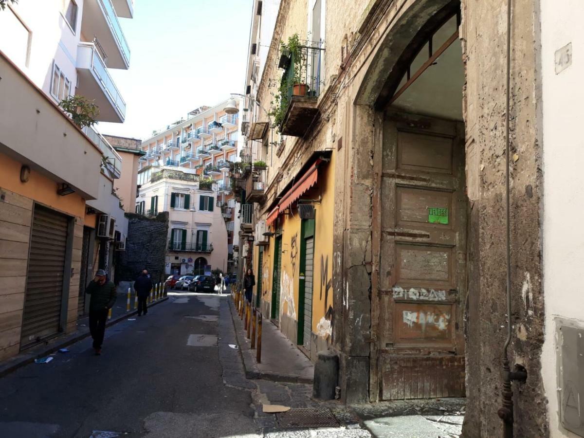 Vomero House With Free Parking 410 Cm Appartamento *